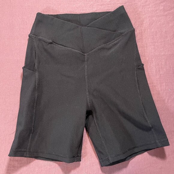 Ribbed Bike shorts in black with pockets - size small - Picture 1 of 5